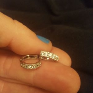 Srerling silver & cq  small hoop earings